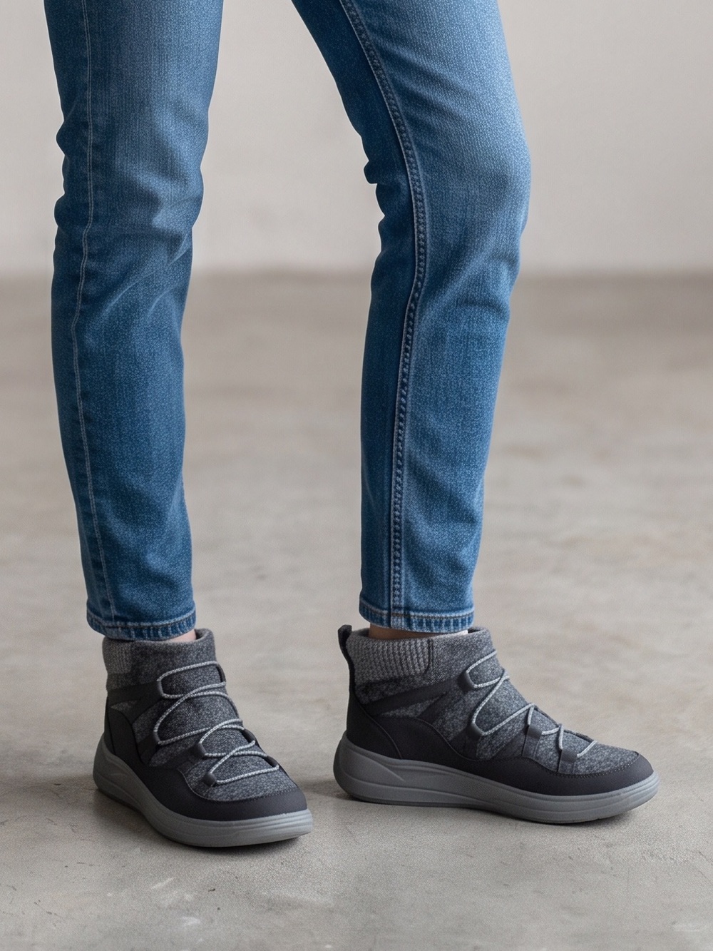 NWT Bzees Tahoe Stretch Fleece Ankle Boots Gray Wide Width 7W Machine Washable